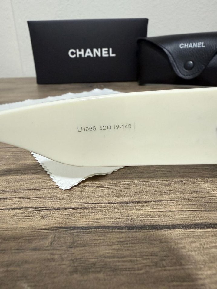 Chanel Beyaz Kadın Güneş Gözlüğü - Görsel 3