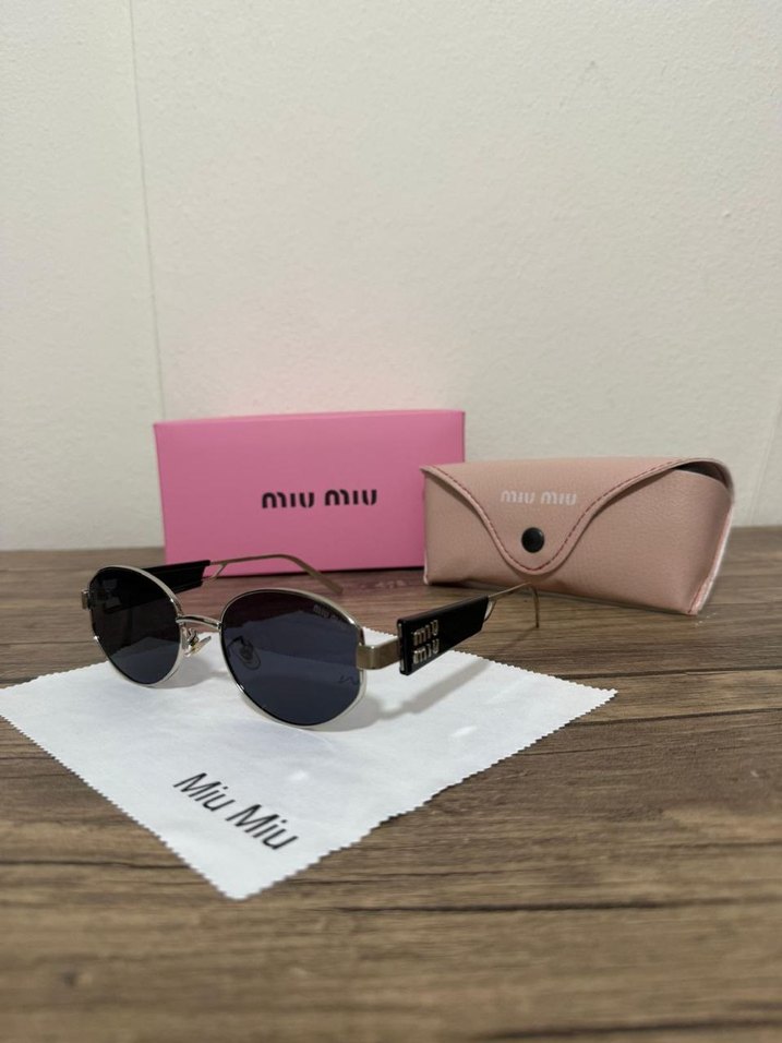 Parlak Altın Renk Klasik Kadın Güneş Gözlüğü - Görsel 3