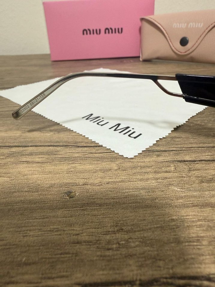 Parlak Altın Renk Klasik Kadın Güneş Gözlüğü - Görsel 4