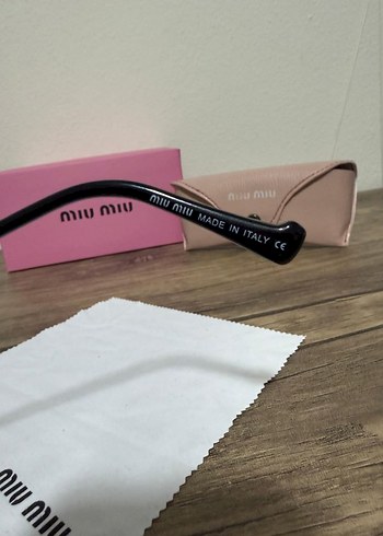 Miu Miu Altın Renk Modern Klasik Kadın Gözlüğü - Görsel 4