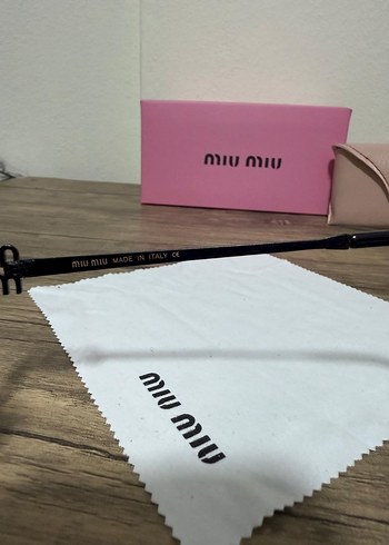 Kadın Kahverengi Parlak Miu Miu Güneş Gözlüğü - Görsel 4