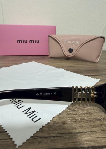 Miu Miu Siyah Kadın Güneş Gözlüğü - Görsel 6