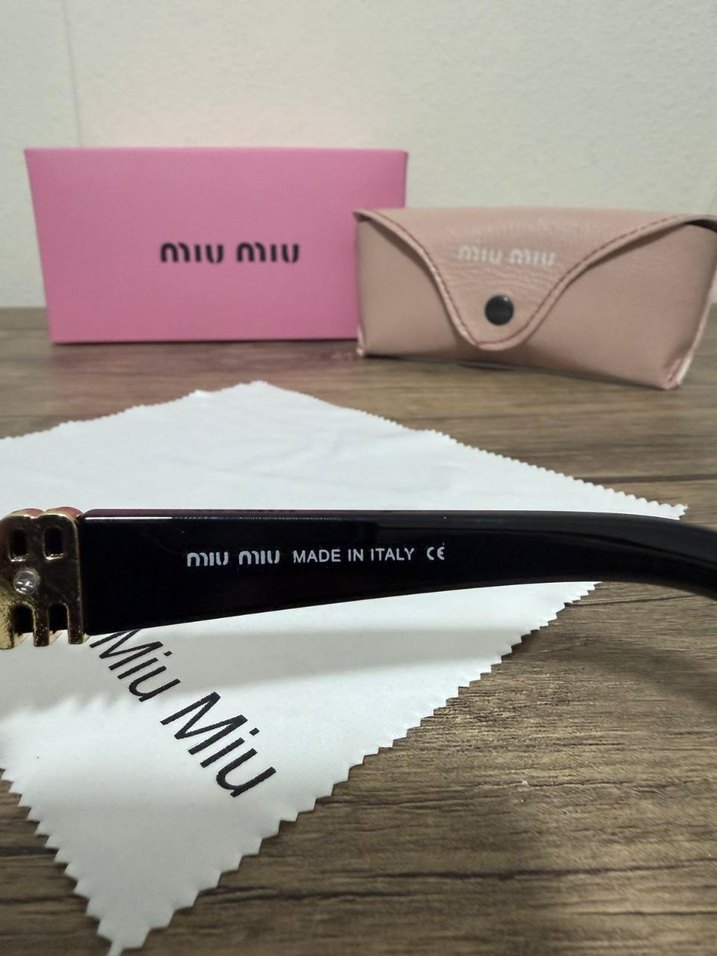 Miu Miu Siyah Kadın Güneş Gözlüğü - Görsel 5