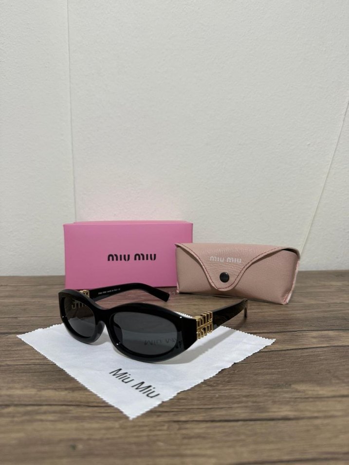 Miu Miu Siyah Kadın Güneş Gözlüğü - Görsel 3