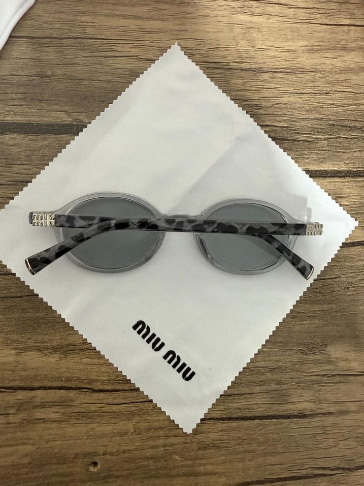 Parlak Gri Modern Klasik Kadın Gözlüğü - Görsel 4