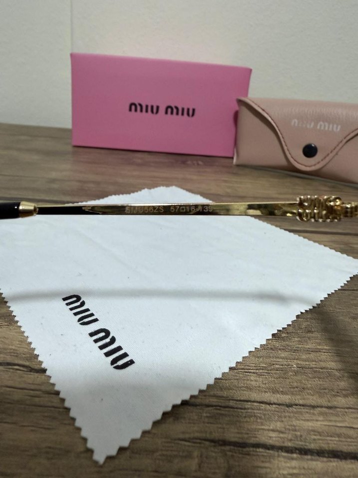 Miu Miu Kadın Gri Parlak Minimalist Güneş Gözlüğü - Görsel 4