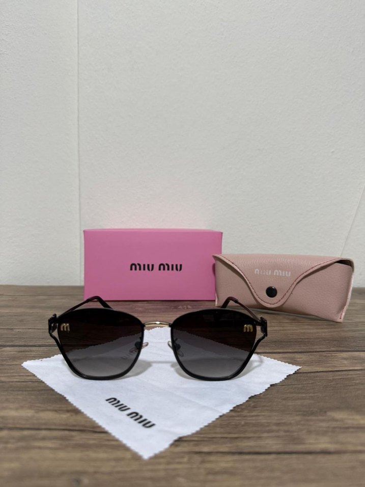 Miu Miu Siyah Parlak Kadın Güneş Gözlüğü - Görsel 2