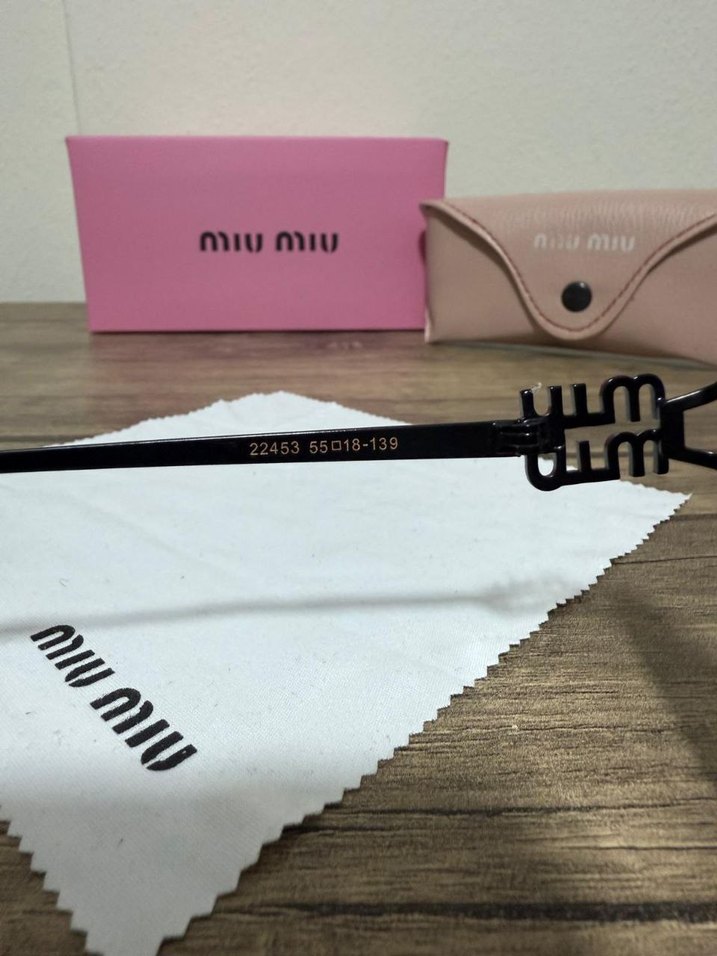 Miu Miu Siyah Parlak Kadın Güneş Gözlüğü - Görsel 3