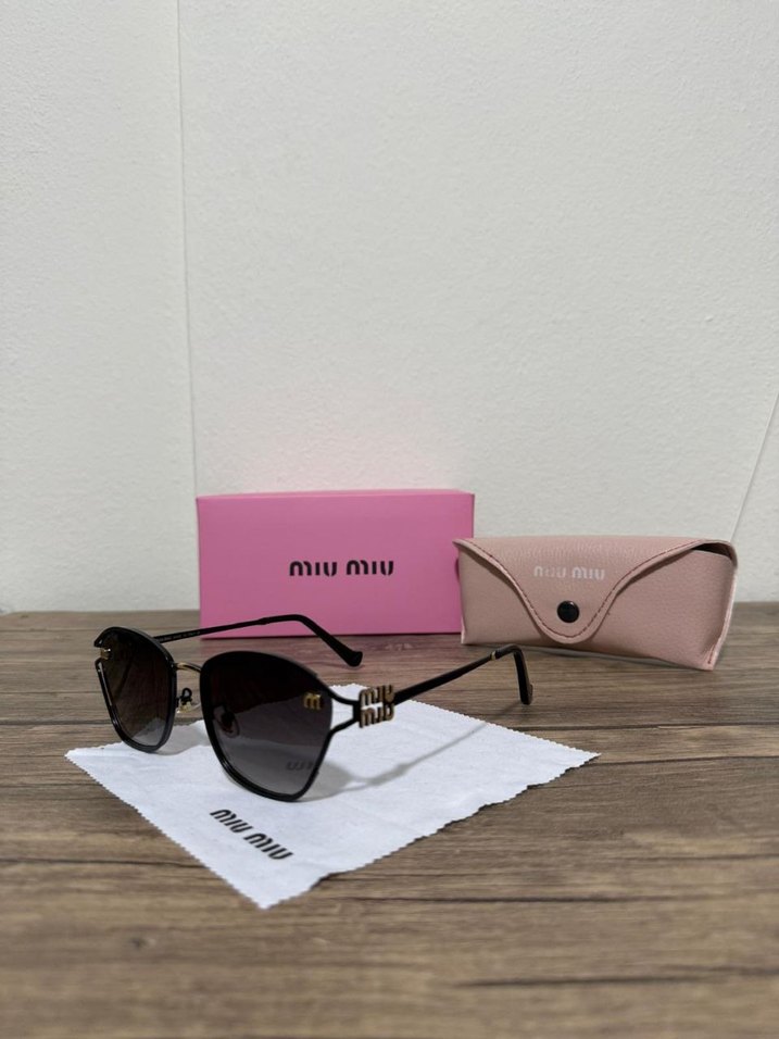 Miu Miu Siyah Parlak Kadın Güneş Gözlüğü - Görsel 5