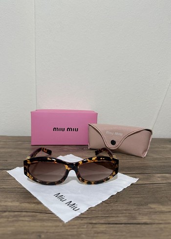 Miu Miu Kahverengi Tokalı Kadın Güneş Gözlüğü - Görsel 2