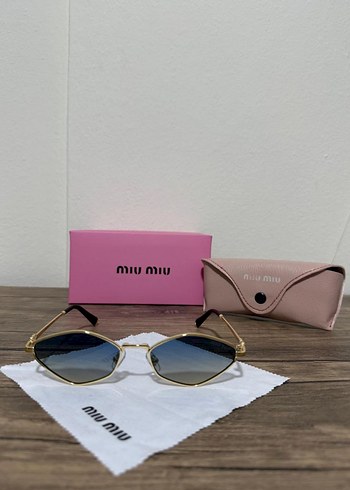 Miu Miu Parlak Bej Kadın Güneş Gözlüğü - Görsel 2