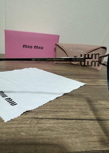 Miu Miu Parlak Mavi Minimalist Kadın Güneş Gözlüğü - Görsel 5