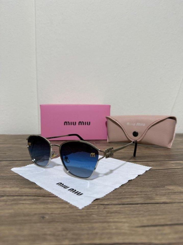 Miu Miu Parlak Mavi Minimalist Kadın Güneş Gözlüğü - Görsel 3
