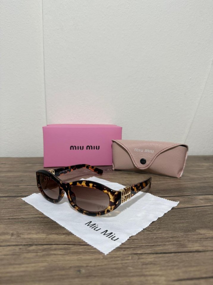 Miu Miu Kahverengi Tokalı Kadın Güneş Gözlüğü - Görsel 3