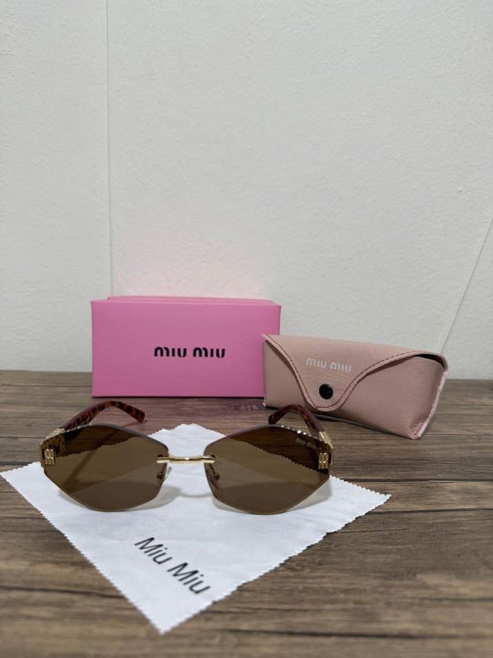 Miu Miu Kahverengi Payetli Kadın Güneş Gözlüğü - Görsel 2