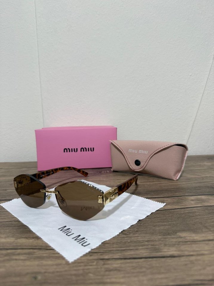 Miu Miu Kahverengi Payetli Kadın Güneş Gözlüğü - Görsel 3