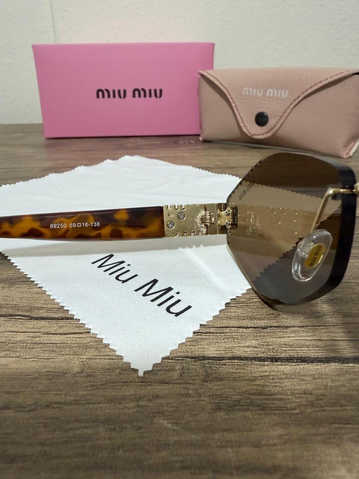 Miu Miu Kahverengi Payetli Kadın Güneş Gözlüğü - Görsel 4