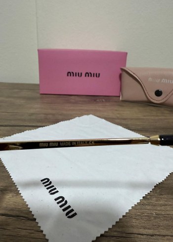 Miu Miu Minimalist Bej Kadın Güneş Gözlüğü - Görsel 5