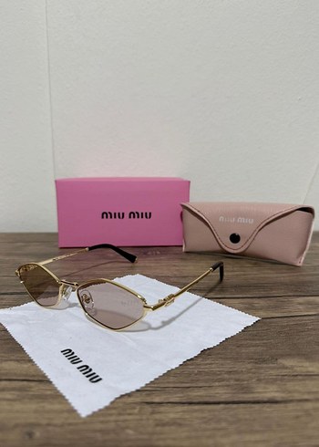 Miu Miu Minimalist Bej Kadın Güneş Gözlüğü - Görsel 3