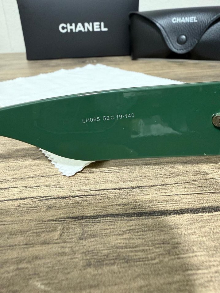 Chanel Yeşil Parlak Kadın Güneş Gözlüğü - Görsel 2