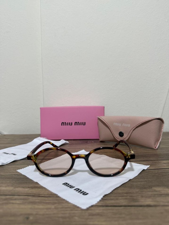 Miu Miu Paris Sokak Stili Gözlüğü - Görsel 2