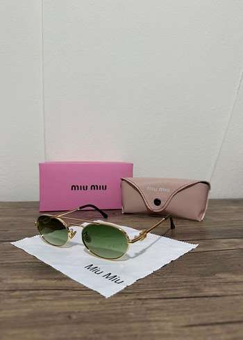 Miu Miu Altın Çerçeveli Pastel Kadın Güneş Gözlüğü - Görsel 3