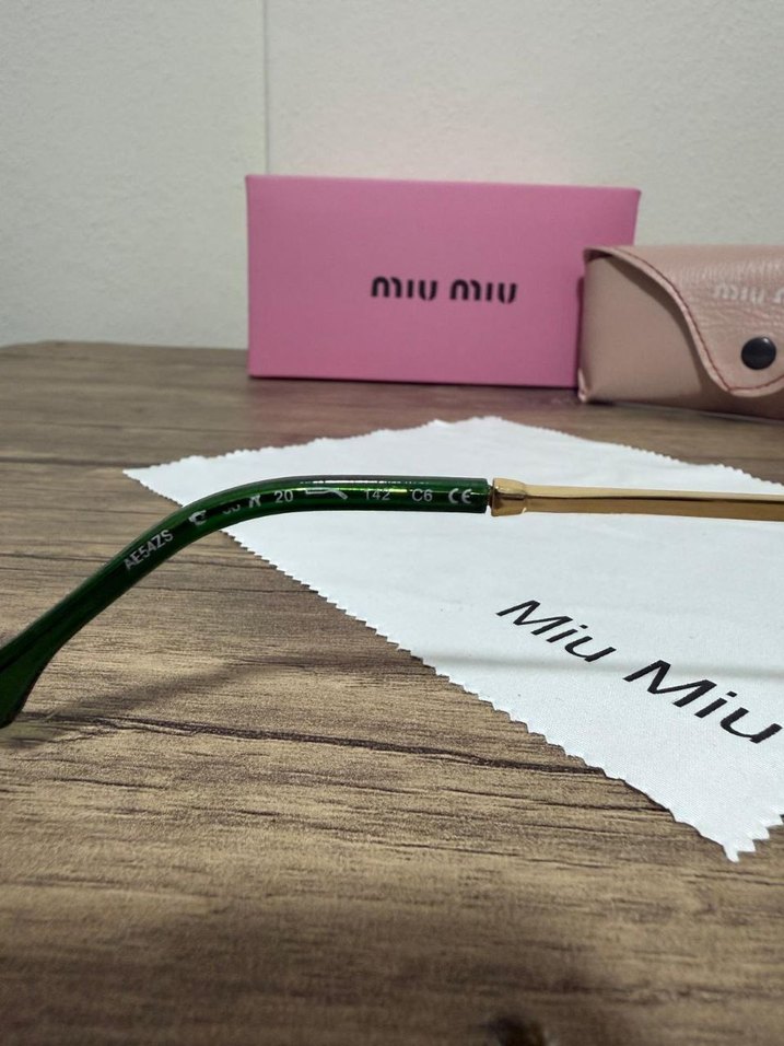 Miu Miu Altın Çerçeveli Pastel Kadın Güneş Gözlüğü - Görsel 5