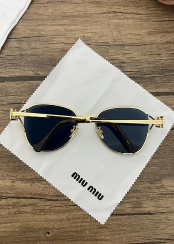 Miu Miu Pastel Mavi Parlak Kadın Güneş Gözlüğü - Görsel 3