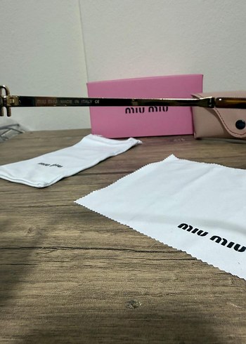 Miu Miu Pastel Mavi Parlak Kadın Güneş Gözlüğü - Görsel 6