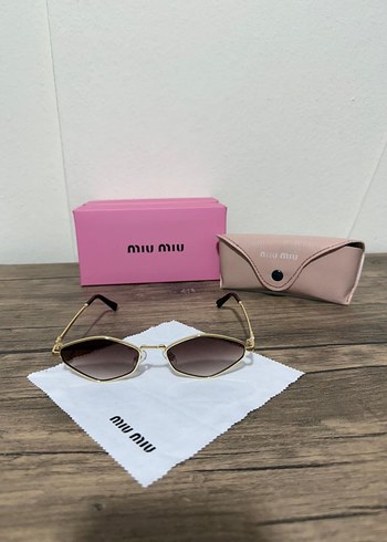 Pastel Bej Parlak Miu Miu Kadın Güneş Gözlüğü - Görsel 3