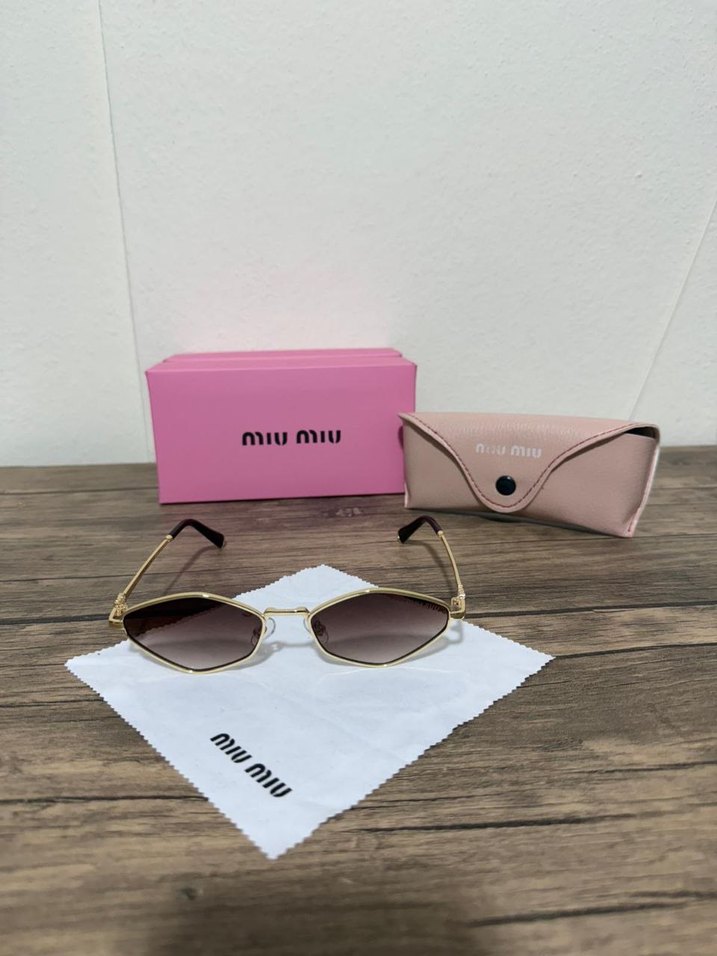 Pastel Bej Parlak Miu Miu Kadın Güneş Gözlüğü - Görsel 3