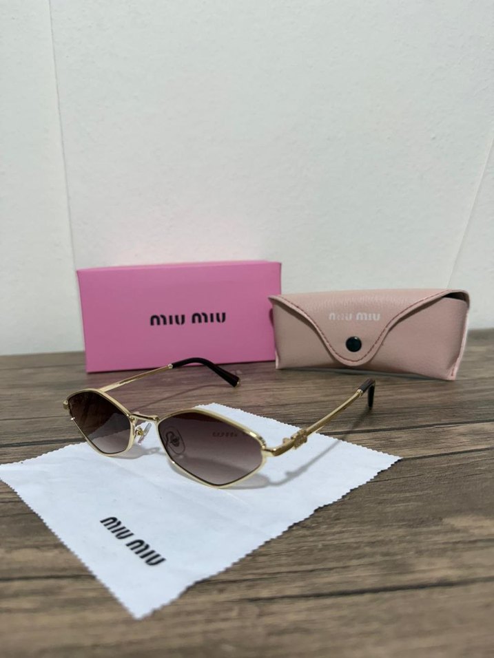 Pastel Bej Parlak Miu Miu Kadın Güneş Gözlüğü - Görsel 2