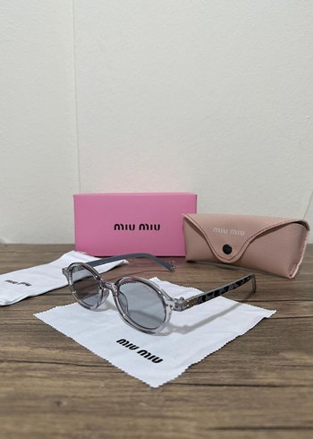 Parlak Gri Modern Klasik Kadın Güneş Gözlüğü - Görsel 3