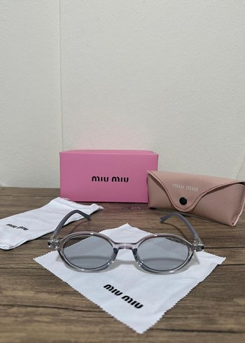 Parlak Gri Modern Klasik Kadın Güneş Gözlüğü - Görsel 2