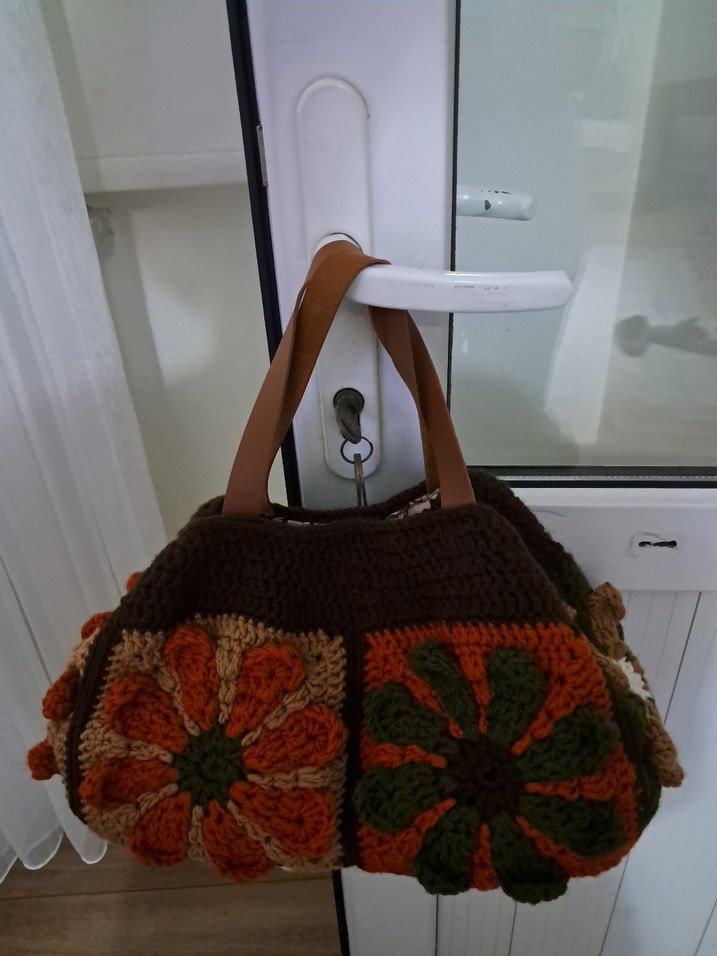 Kahverengi Çiçek Desenli Örgü Bohem Çanta - Görsel 2