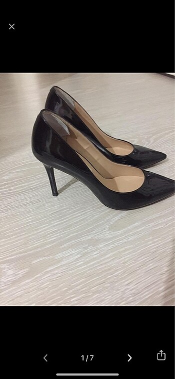 İnci marka stiletto siyah rugan topuklu ayakkabı
