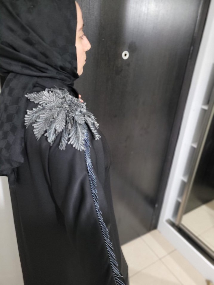 omuzları işlemeli  abaya - Görsel 3