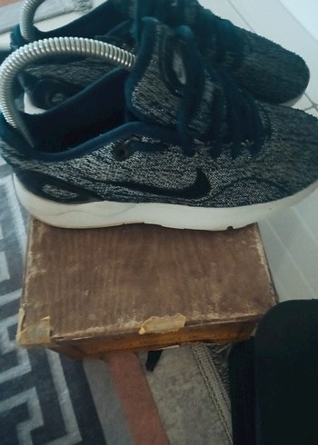 Nike Gri Bağcıklı Kadın Spor Ayakkabı