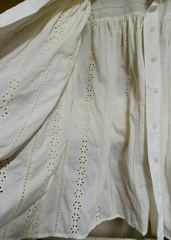Nakışlı Beyaz Keten Bohem Gömlek - Görsel 3