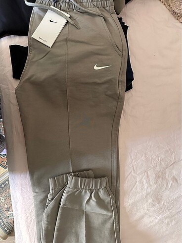 m Beden Nike esofman altı taş rengi