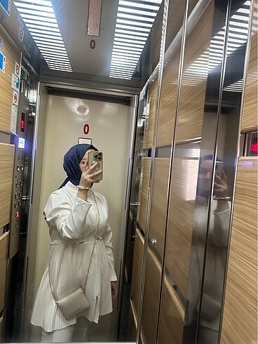 Zara Beyaz kap