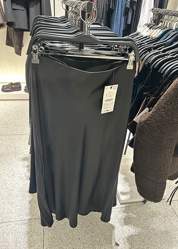 Zara saten etek