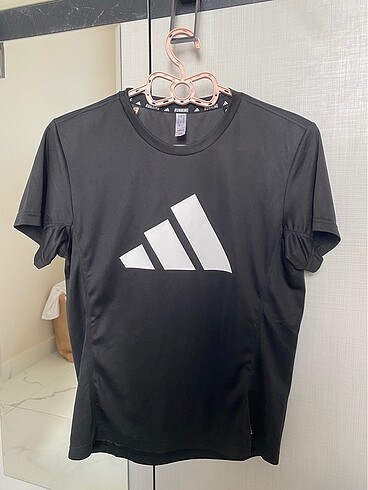 adidas tişört