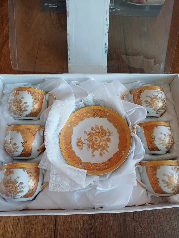 Altın Detaylı Porselen Fincan ve Tabak Seti - Görsel 2