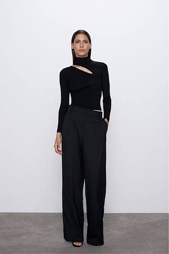 zara omuz detaylı bluz