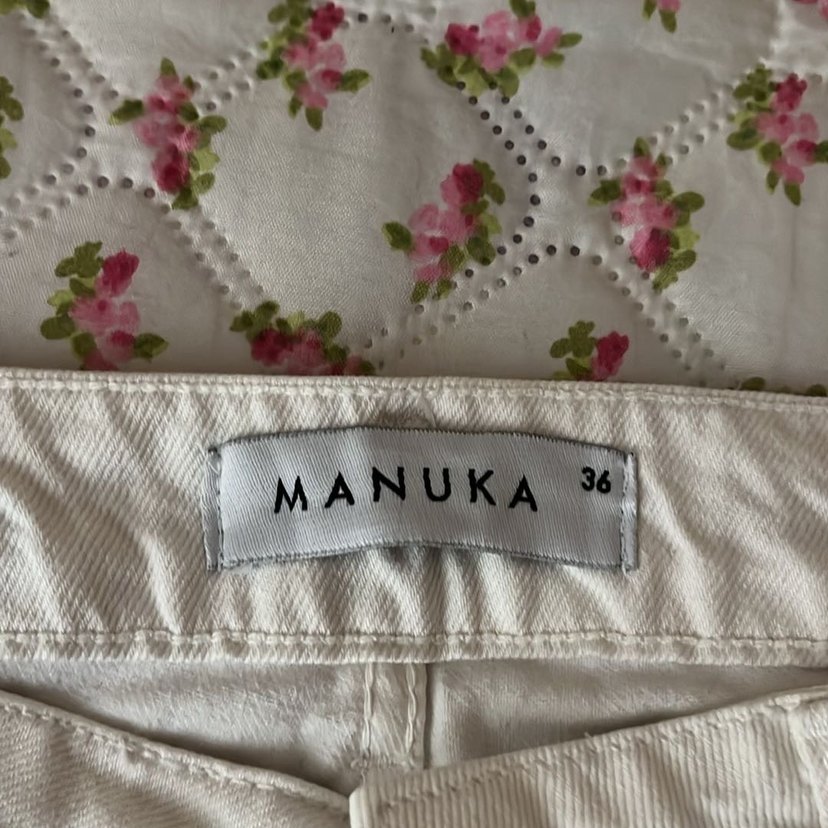 Beyaz kesik paça manuka marka pantolon - Görsel 3