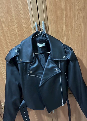 Kadın siyah Deri Kemerli Ceket - Görsel 3