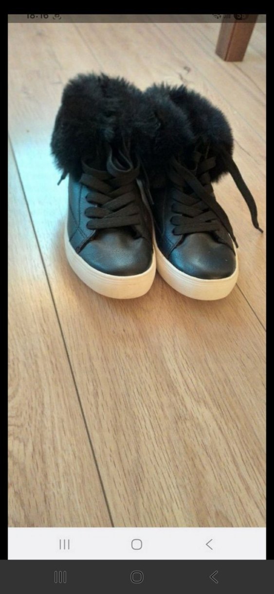 Siyah Kürklü Çocuk Bot - Görsel 3