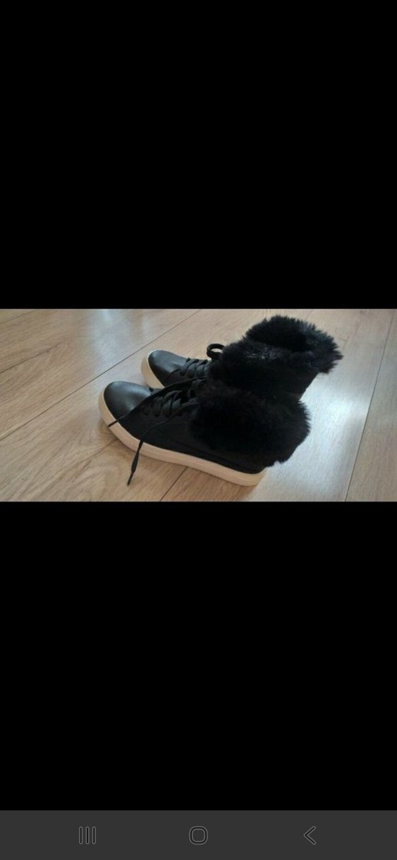 Siyah Kürklü Çocuk Bot - Görsel 2