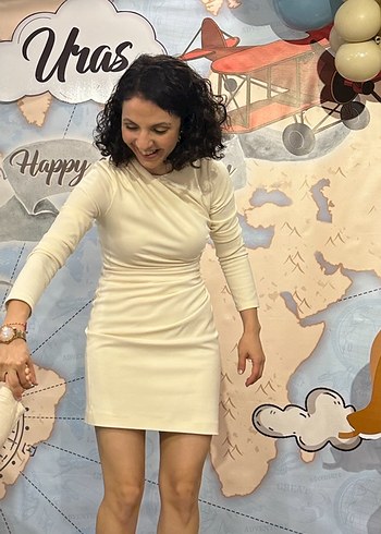 Ekru renk Yüksek Yakalı Uzun Kollu Mini Elbise